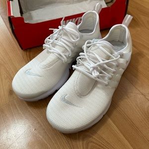 NIKE Air Presto Triple White Never Worn